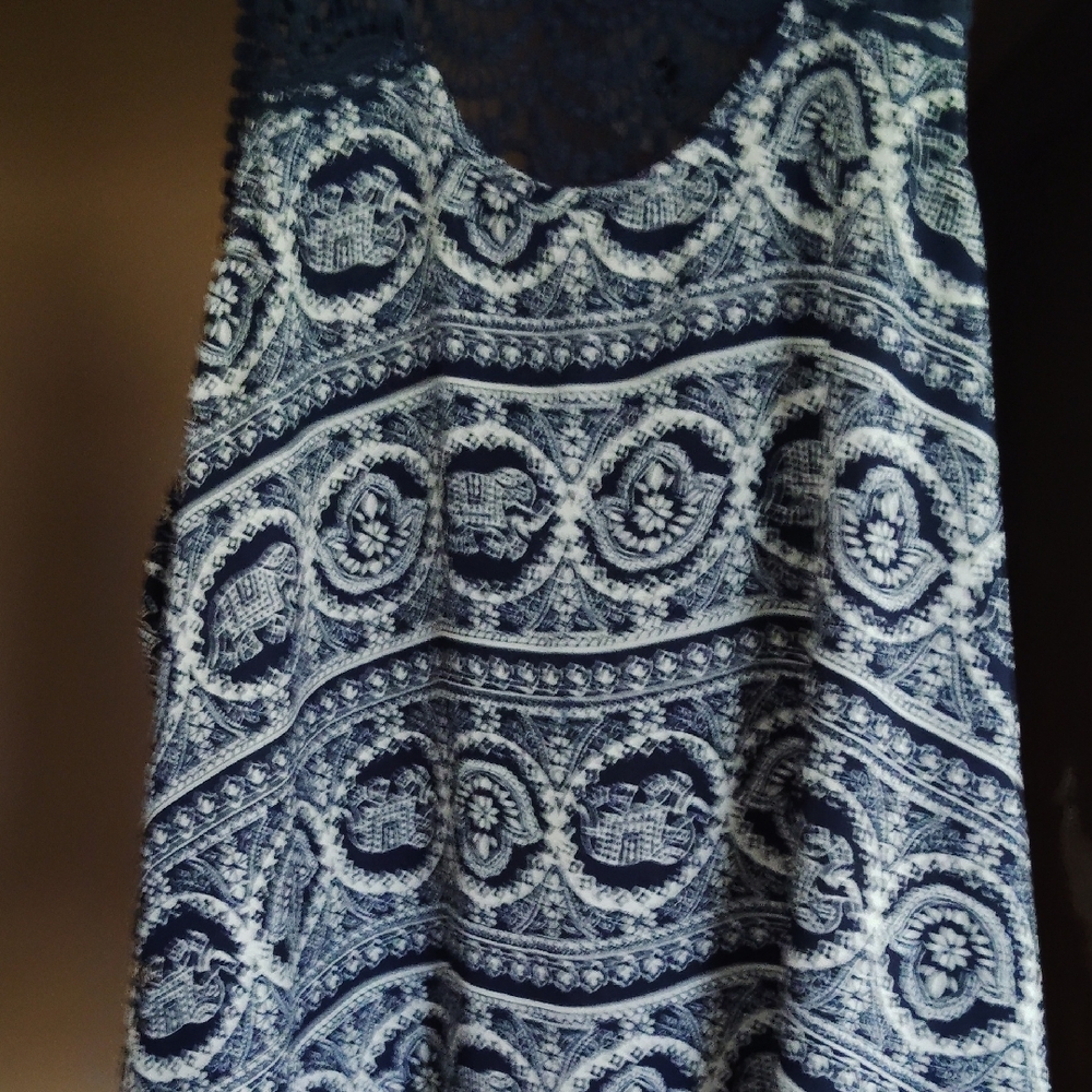 Navy and White Patterned Sleeveless Top
